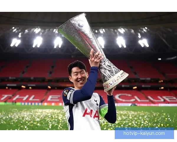 孙兴慜迎来新赛季，目标带领热刺冲击冠军，备受期待