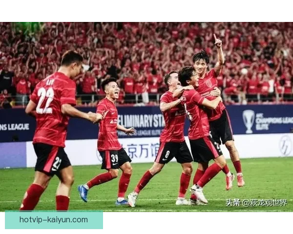 亚冠联赛新赛季备受期待，各支球队调整阵容迎接挑战