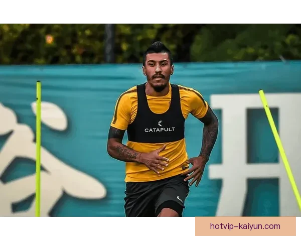 保利尼奥在巴萨表现稳健，近期状态回暖引发球迷关注